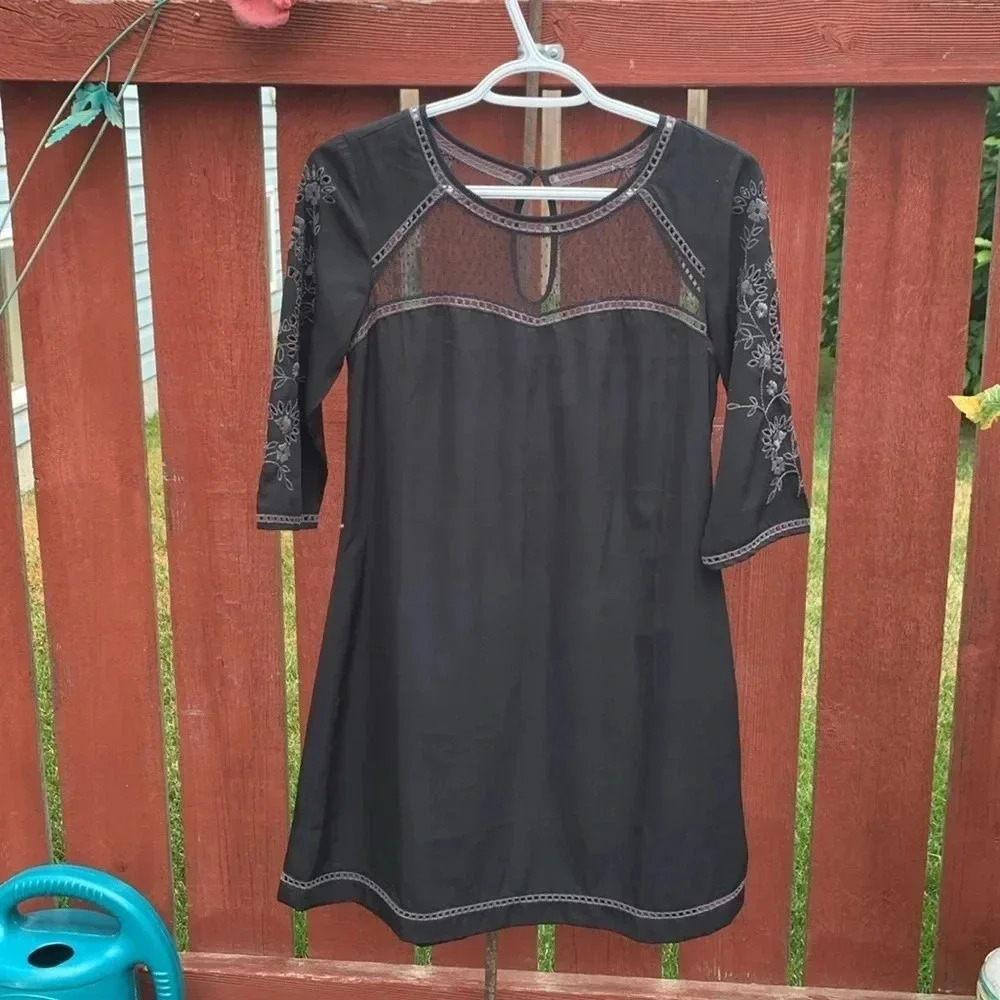 Kimchi Blue NWT Light and Airy Summer Dress w cutouts, embroidery and lace